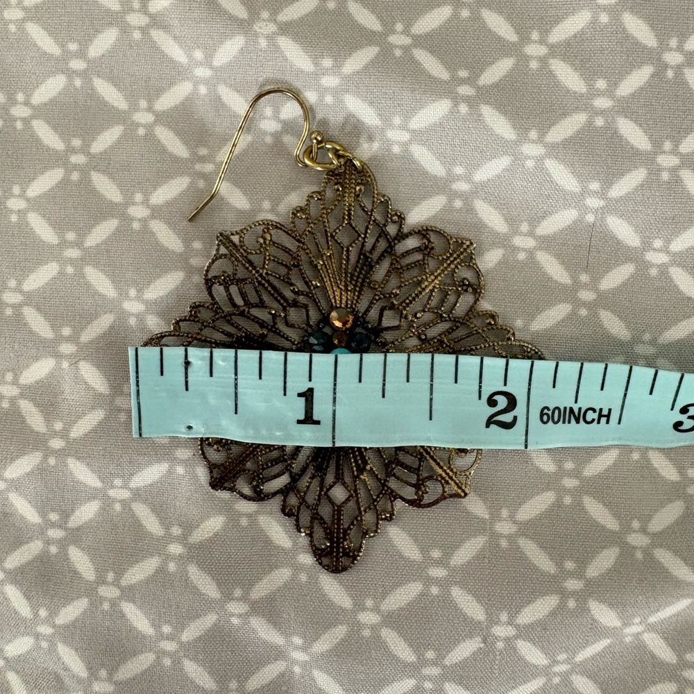 Metal Filigree Flower Rhinestone Earrings - Picture 5 of 6